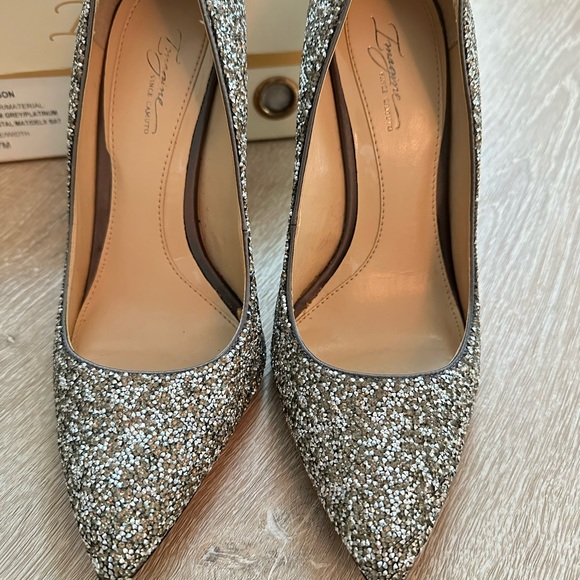 Vince camuto grey sequins heels - Picture 3 of 12